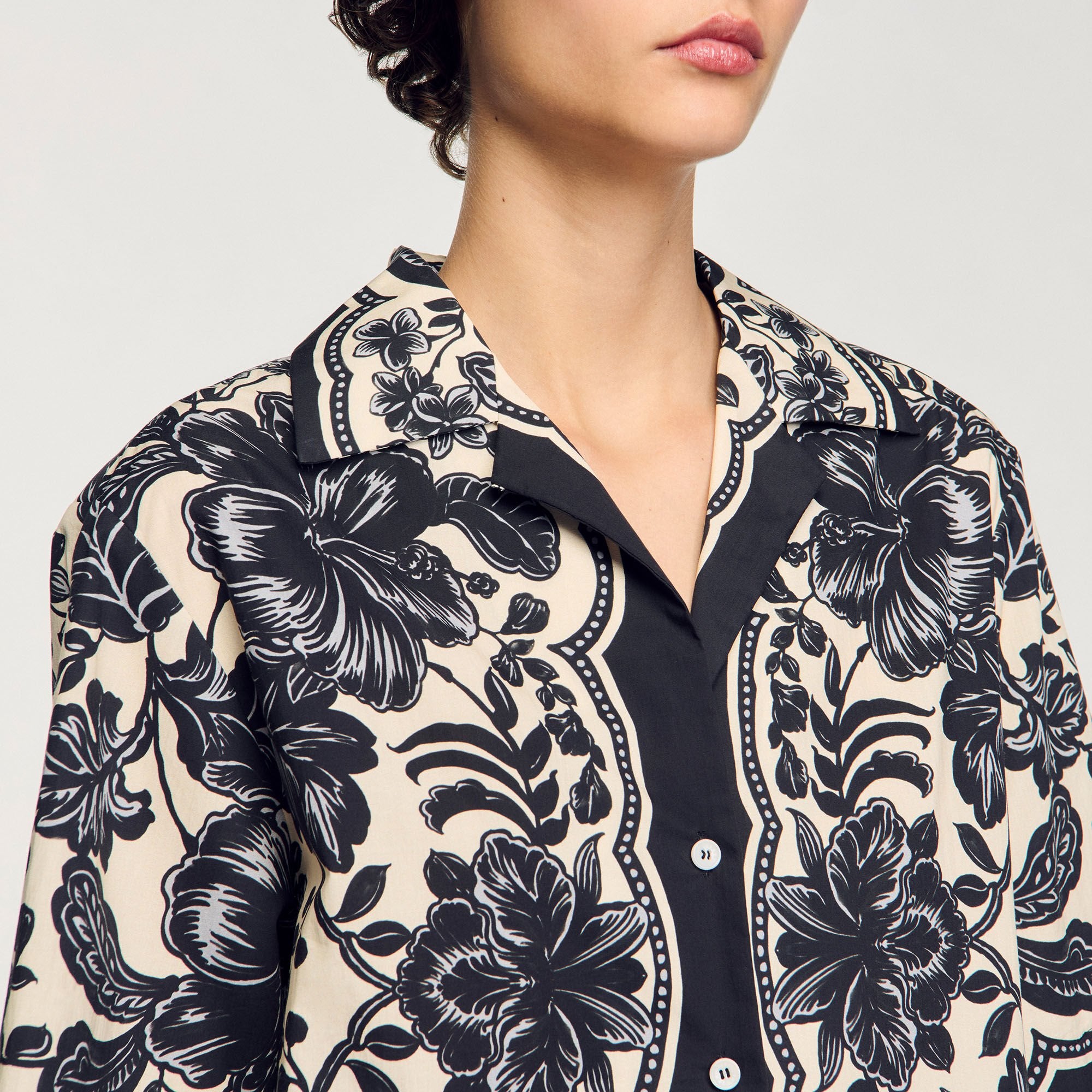 Sandro / Floral motif shirt Ecru / Black