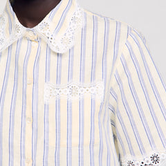 Sandro / Striped cropped shirt with lace trim Ecru / Jean