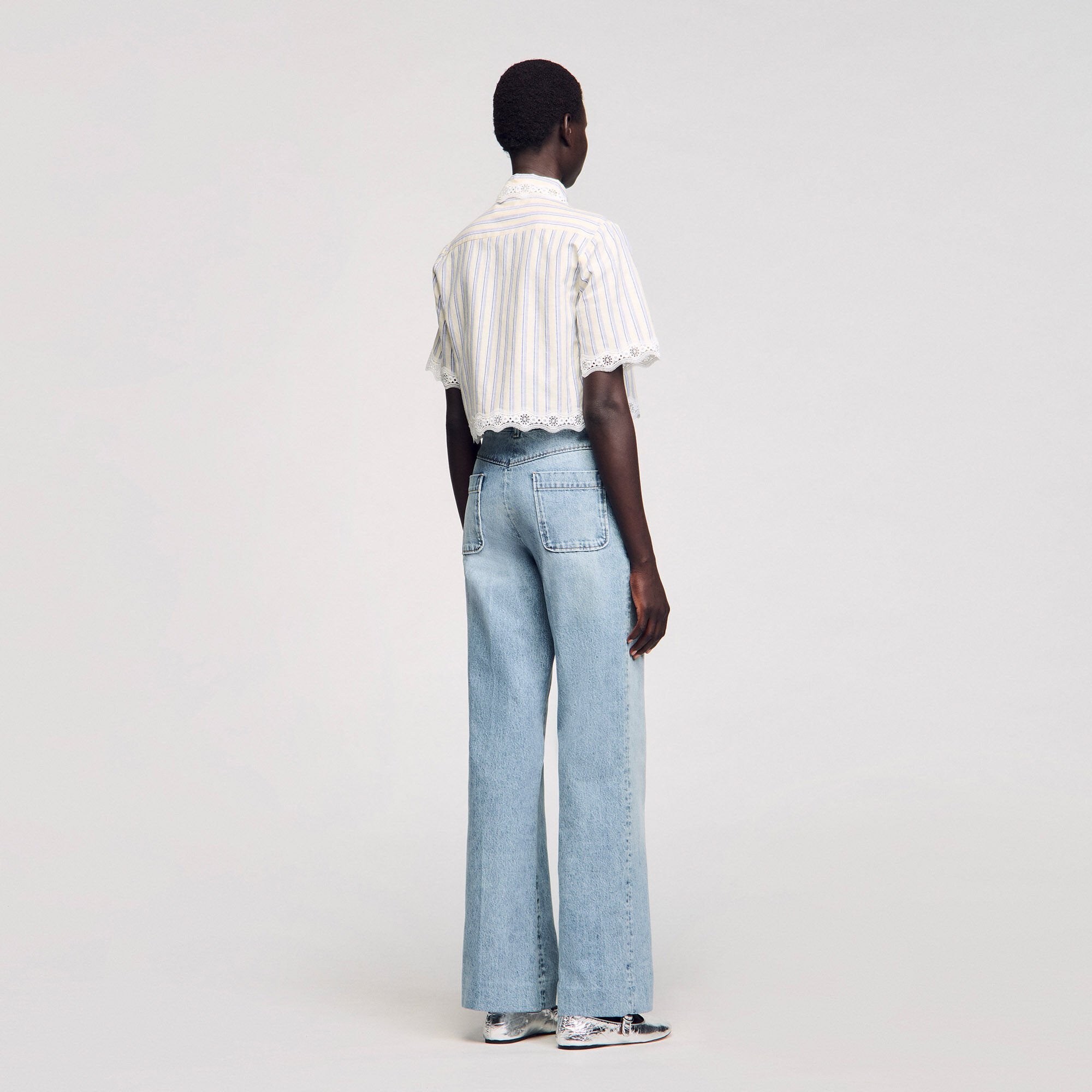 Sandro / Striped cropped shirt with lace trim Ecru / Jean