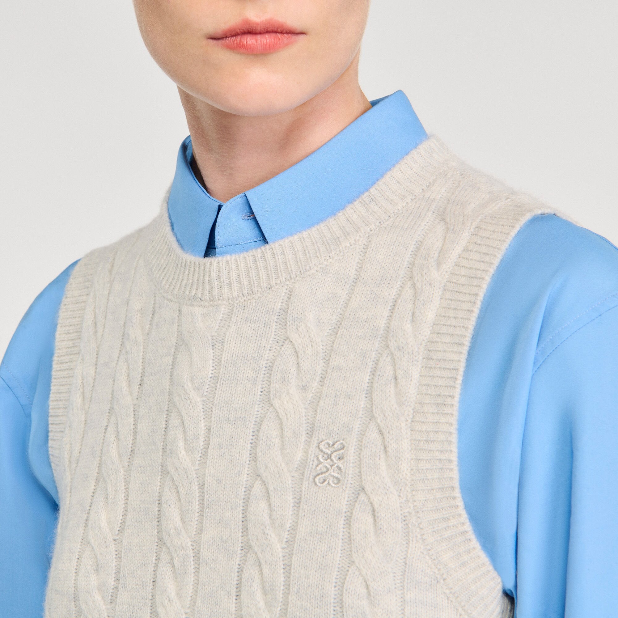 Sandro / Sleeveless cropped cable knit sweater Grey