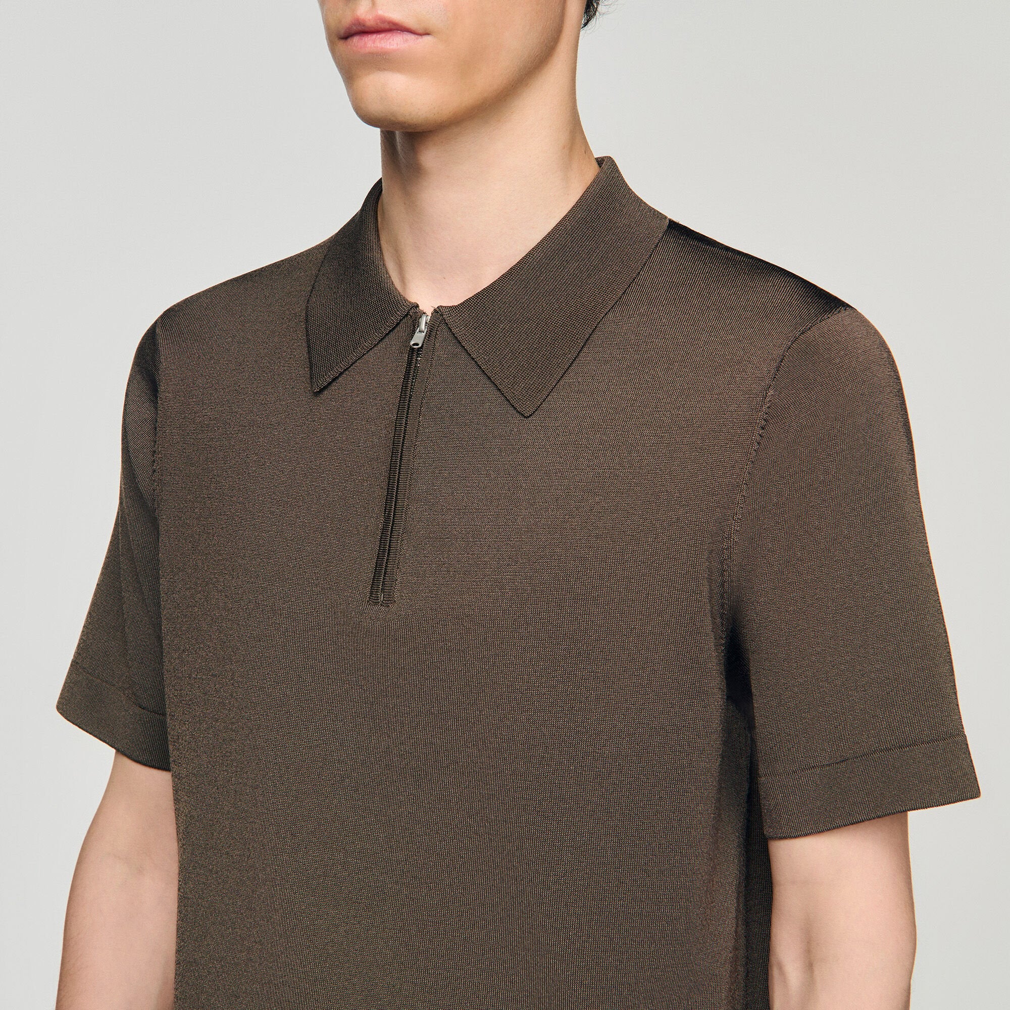 Sandro / Knitted polo shirt with zip collar Caramel